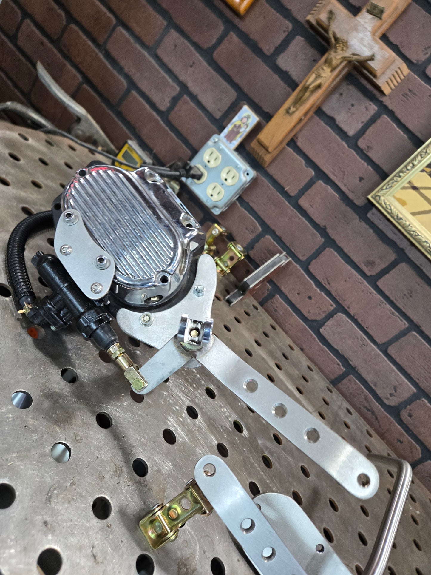 Stainless steel Mid controls for all big twins with 5 or 6  speed trans with oval inspection primary cover.