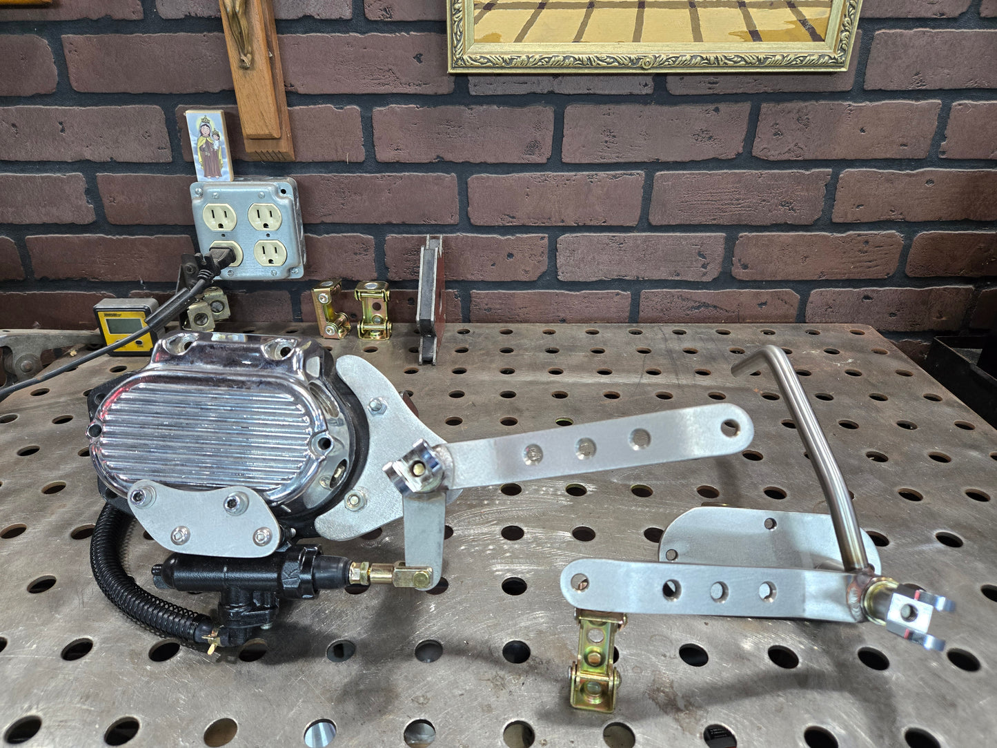 Stainless steel Mid controls for all big twins with 5 or 6  speed trans with oval inspection primary cover.