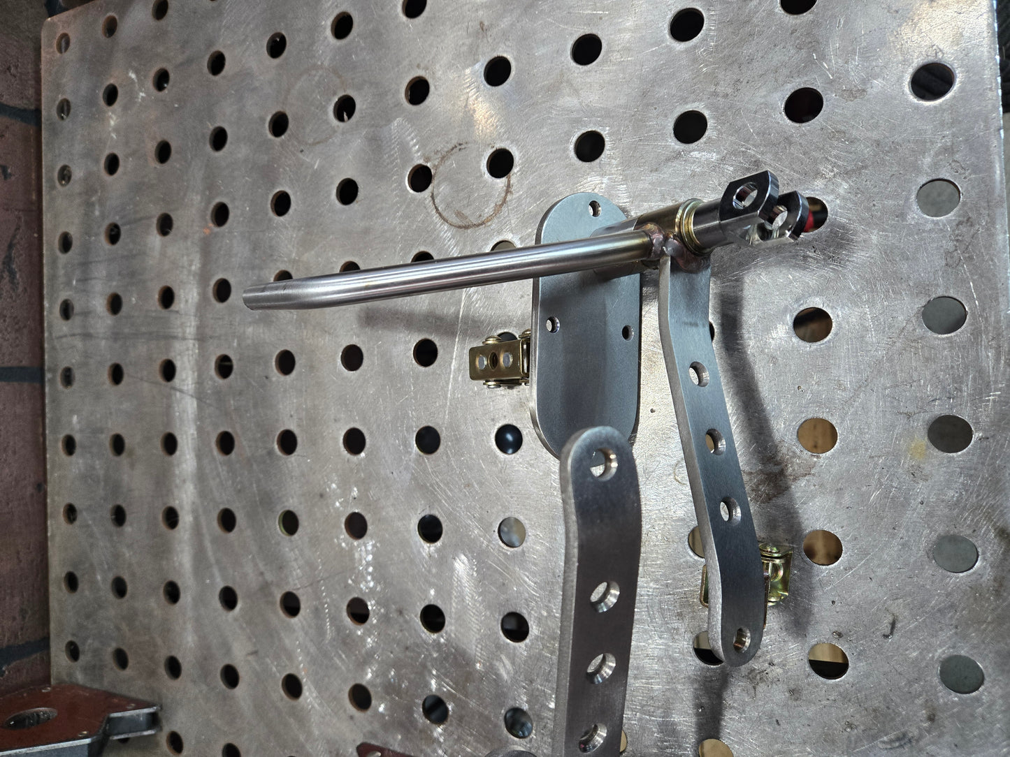 Stainless steel Mid controls for all big twins with 5 or 6  speed trans with oval inspection primary cover.